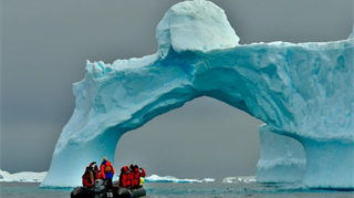 Su Nature Climate Change uno studio supera la cronica incompletezza dei dati climatici per il Polo Sud e ricostruisce il trend del cambiamento climatico in Antartide. Il global warming viaggia a ritmo doppio ed è il 20-50% più elevato di quanto stimano i modelli previsionali