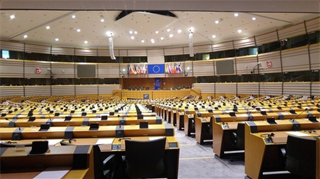 a Commissione Industria del Parlamento europeo ha votato gli emendamenti alla proposta di direttiva sulla prestazione energetica in edilizia. Per i nuovi edifici obbligo emissioni zero entro il 2028 anziché il 2030