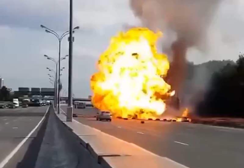 Esplosione celle di batteria auto elettrica