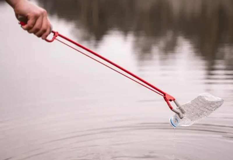 L’inquinamento causato da plastica è in tutti i luoghi, in tutti i laghi