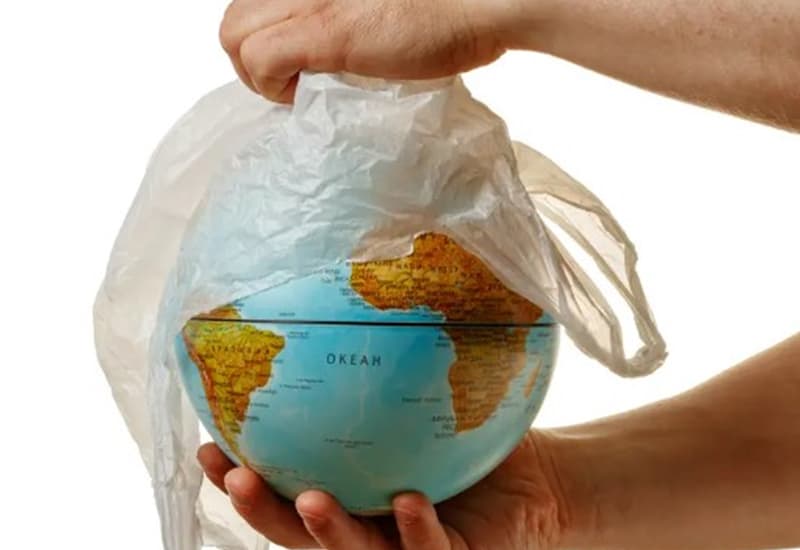Plastica e chimica, un matrimonio letale