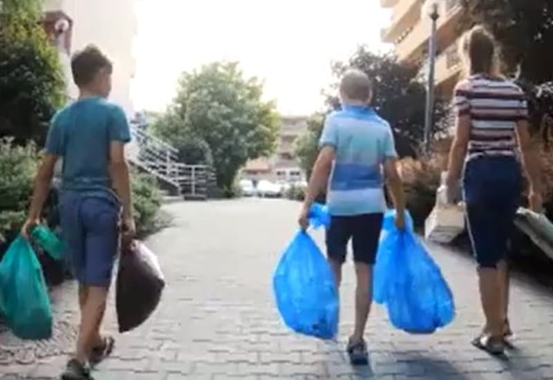 Scatta il divieto di vendita della plastica monouso. Multe fino a 25mila euro per i trasgressori