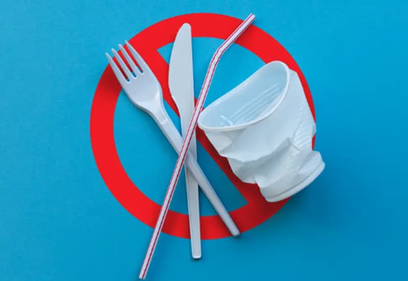 L’Inghilterra introduce il divieto di plastica monouso