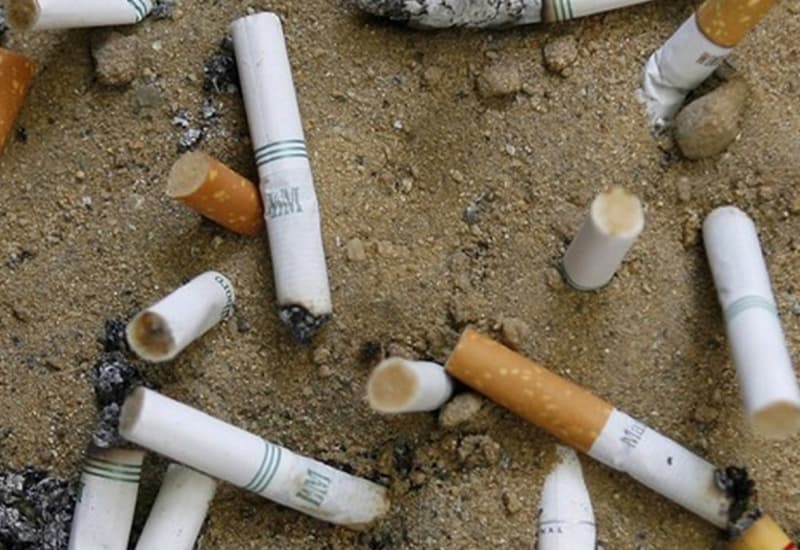 Ambiente: ogni anno 766mila tonnellate di mozziconi sigarette